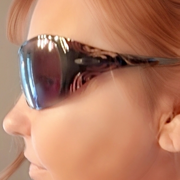 Oakley Liv Women Dark Chrome Polarized Sunglasses-NWOT